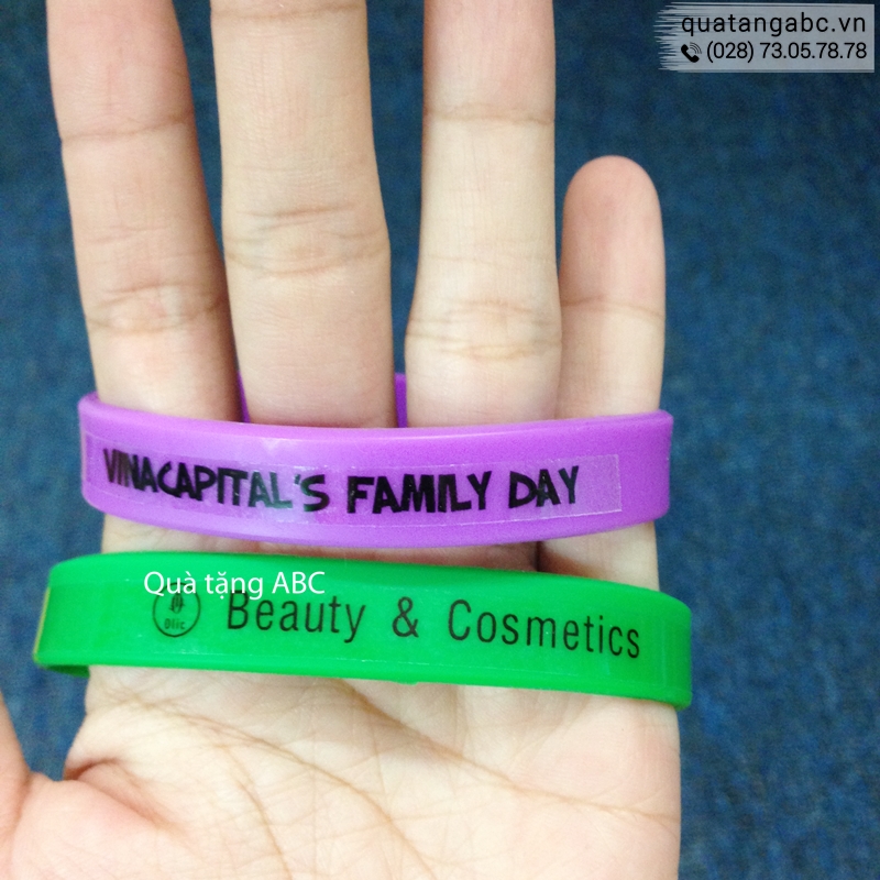INLOGO in vòng tay cao su cho VINACAPITAL'S FAMILY DAY